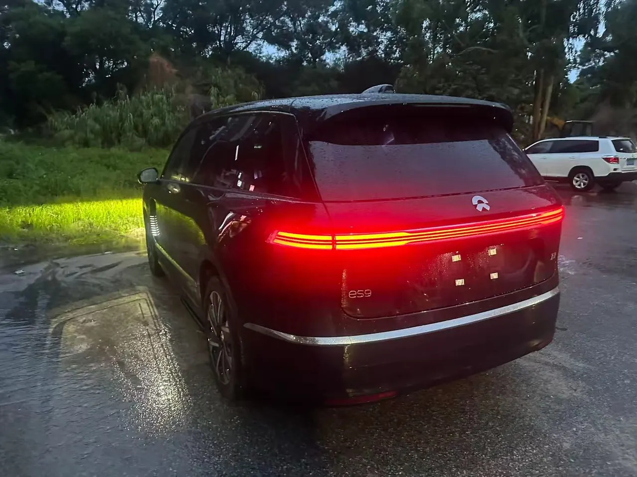 NIO 2026 ES 9 102kWh Executive Island Deluxe Automatic Gear 5