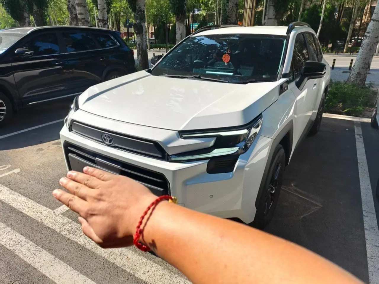 Open image lightbox: Toyota 2026 RAV4 Rongfang Double Engine 2.0 Stepless Two-Drive Elite Automatic Gear