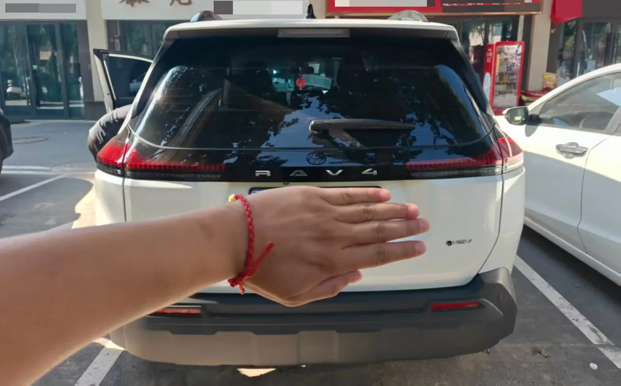 Toyota 2026 RAV4 Rongfang Double Engine 2.0 Stepless Two-Drive Elite Automatic Gear 6