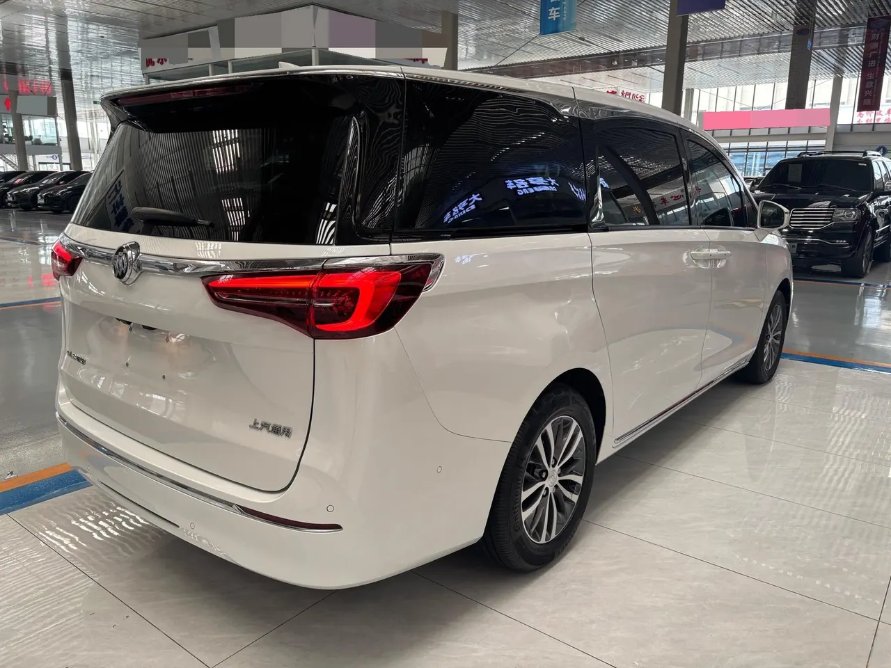 Buick 2023 GL8 ES Lu Zun 48V 2.0T 653T Exclusive Automatic Gear 9
