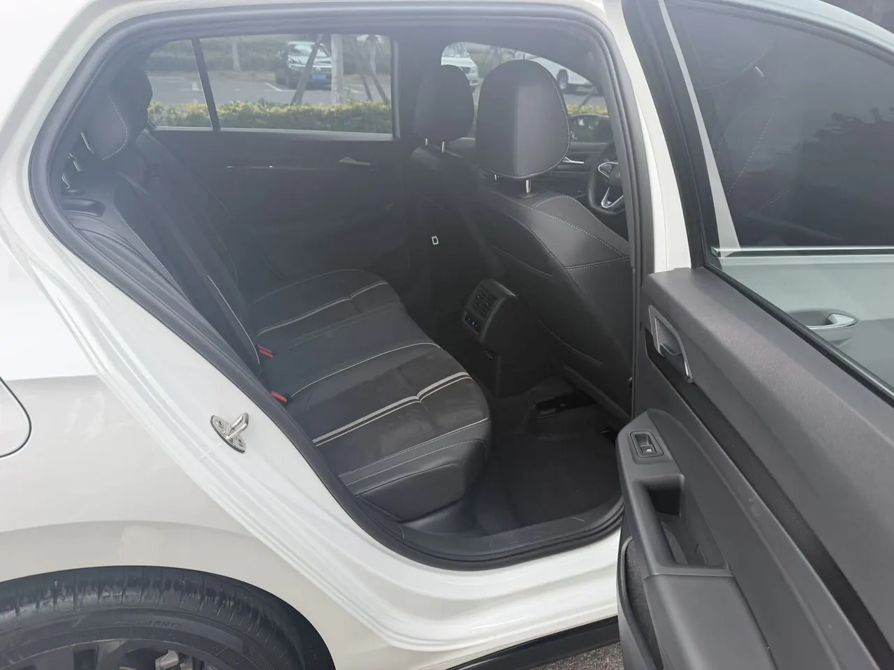 Volkswagen 2023 Golf 8 R-Line 1.4TSI 280TSI Lite Automatic 13