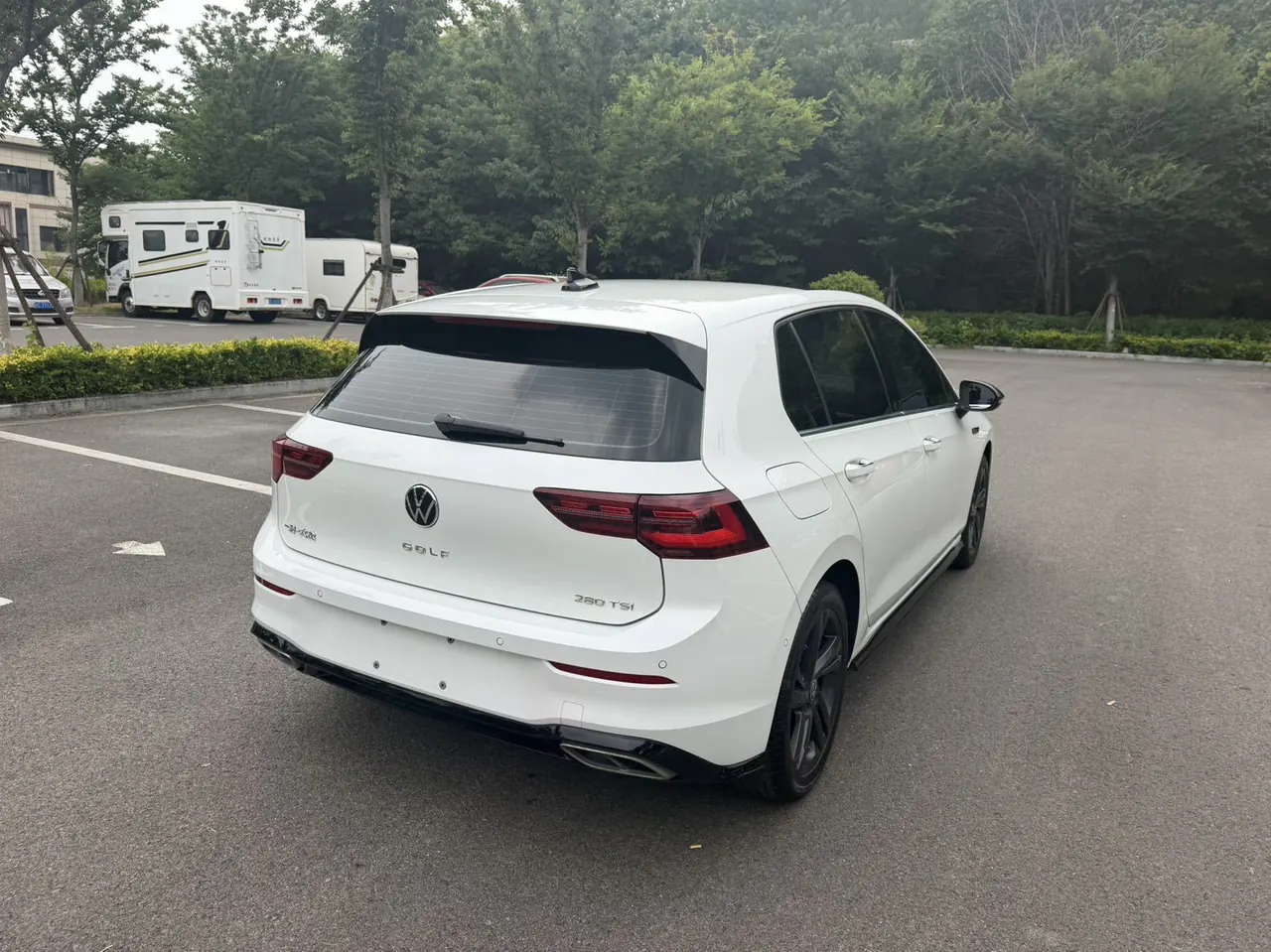 Volkswagen 2023 Golf 8 R-Line 1.4TSI 280TSI Lite Automatic 6