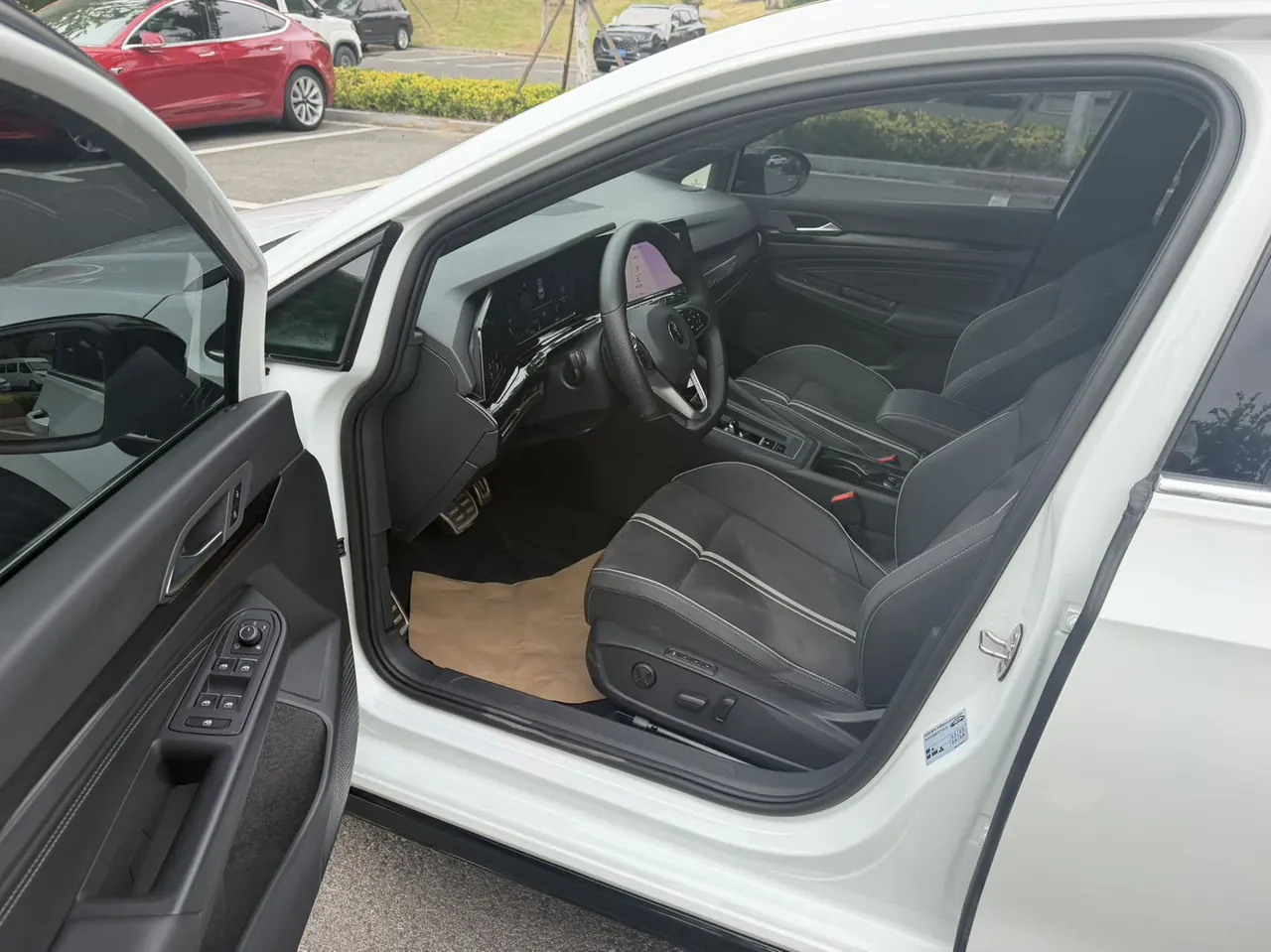 Volkswagen 2023 Golf 8 R-Line 1.4TSI 280TSI Lite Automatic 8