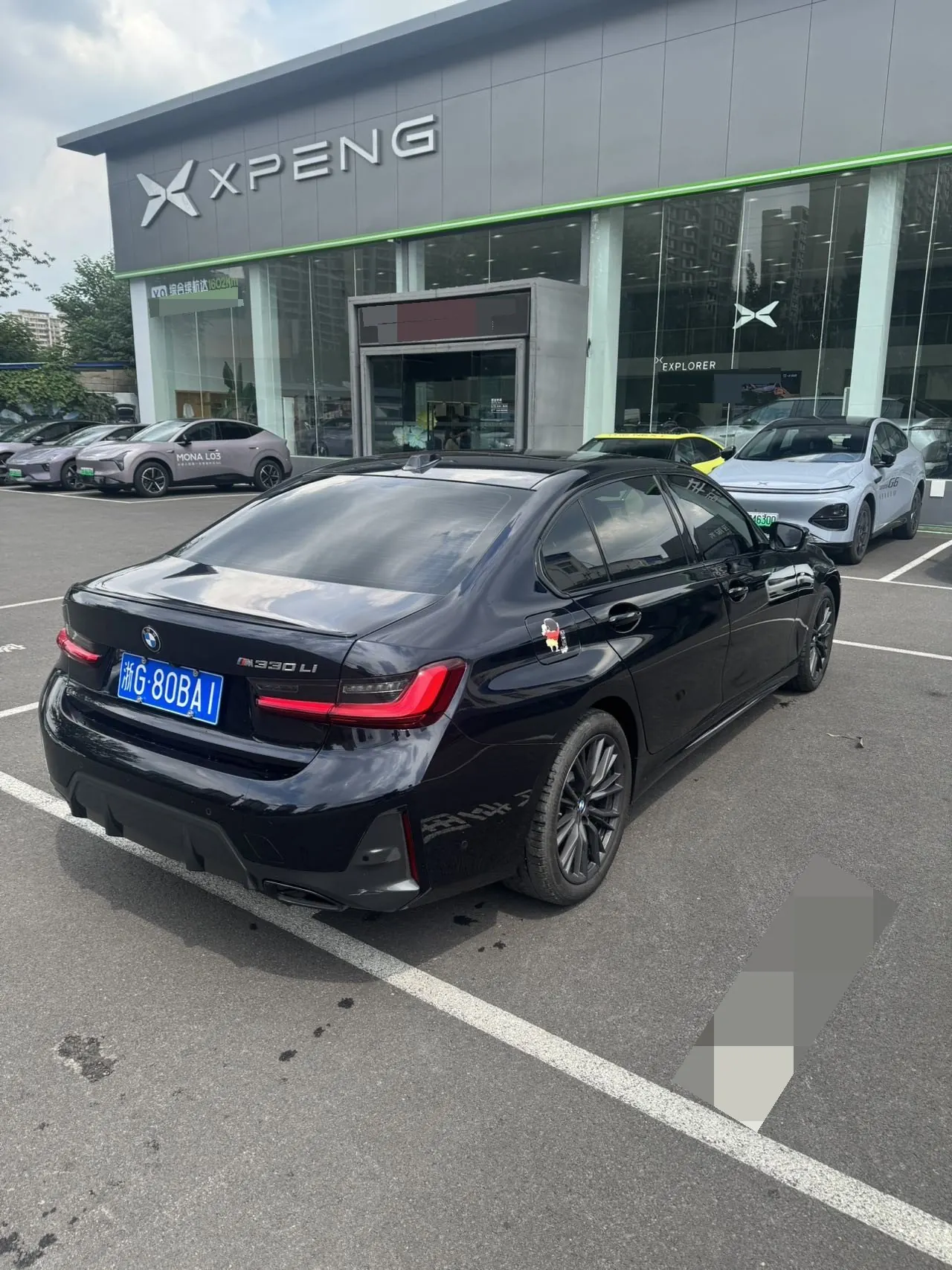 BMW 3 Series 2024 330Li 2.0T M Sports Obsidian Night Suit Automatic Gear 3