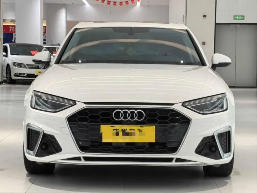 Audi 2022 A4L 2.0TFSI 40TFSI Fashion Dynamic Automatic 2
