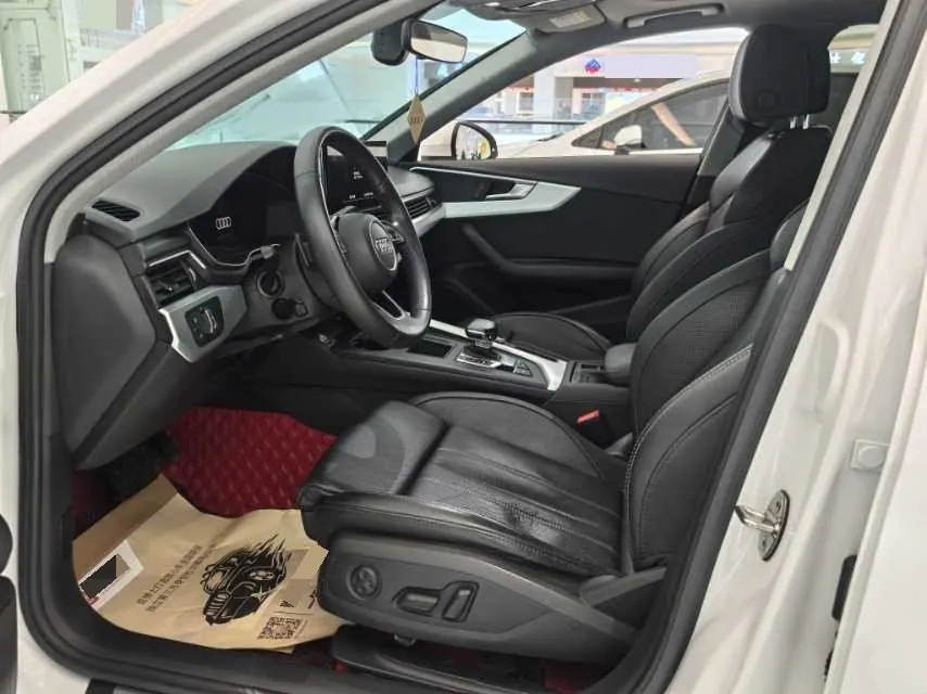 Audi 2022 A4L 2.0TFSI 40TFSI Fashion Dynamic Automatic 5