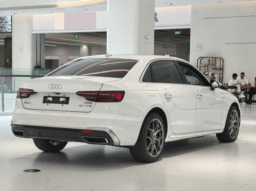 Audi 2022 A4L 2.0TFSI 40TFSI Fashion Dynamic Automatic 8