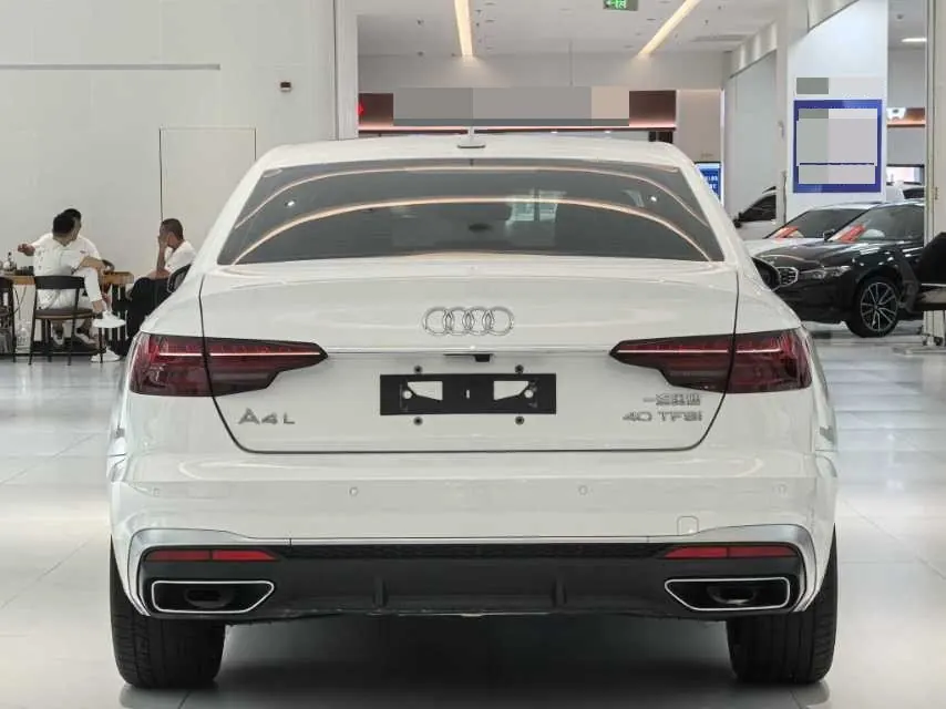 Audi 2022 A4L 2.0TFSI 40TFSI Fashion Dynamic Automatic 9
