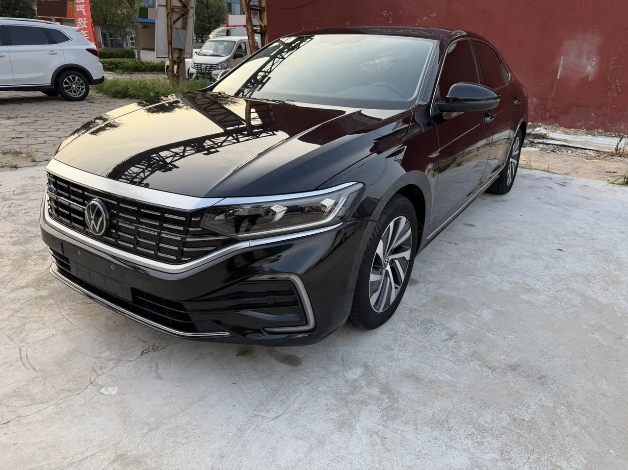 Volkswagen Passat New Energy 2022 Passat PHEV 1.4T 430 Deluxe Automatic Gear - View 1