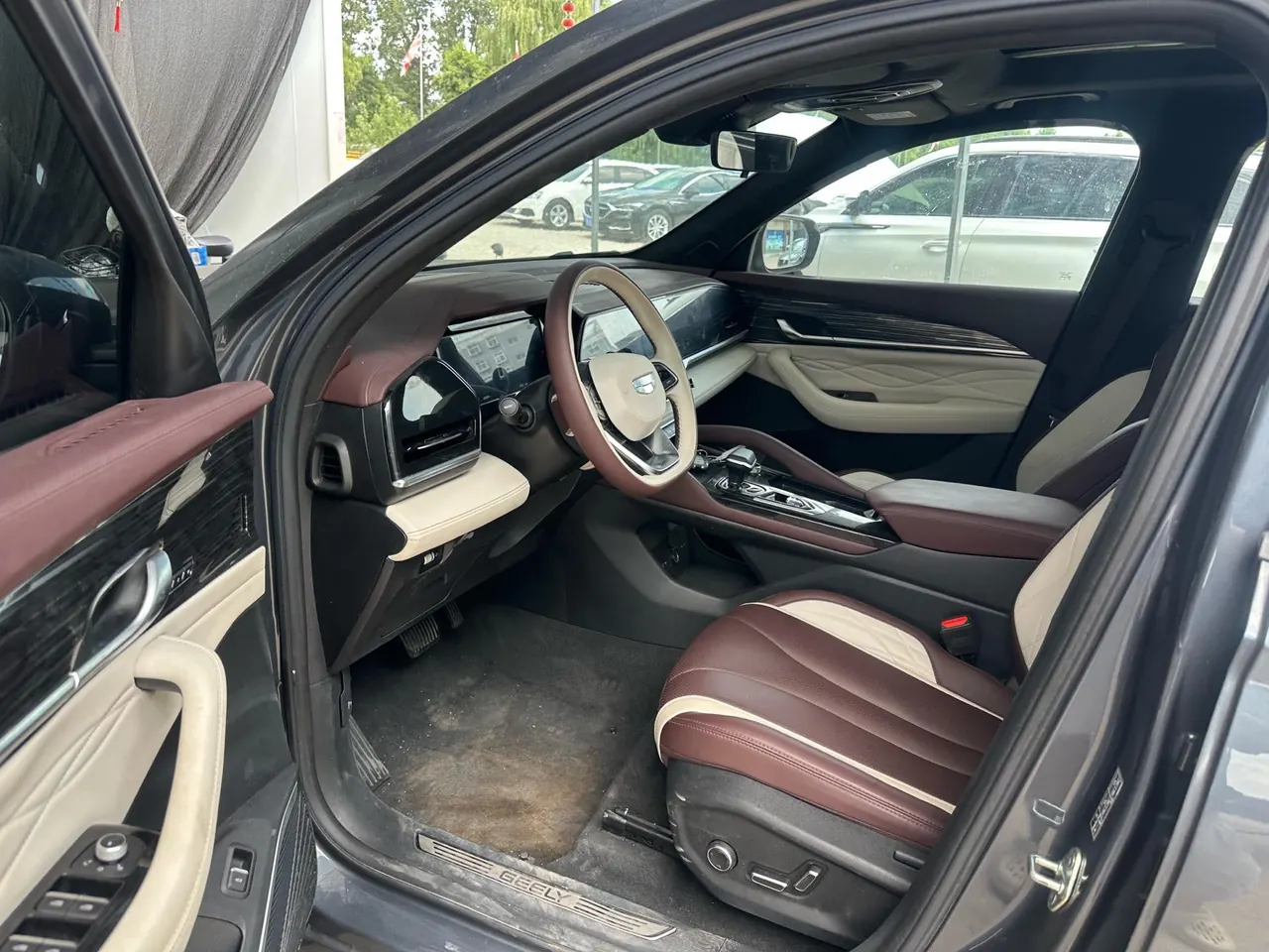 Geely 2024 XingyueL (Monjaro) 2.0TD High Power Two-Drive Enovate Edition Automatic Transmission 3