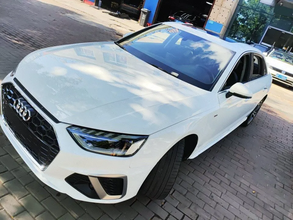 Open image lightbox: Audi 2020 A4L 2.0TFSI 40TFSI Fashion Dynamic Automatic