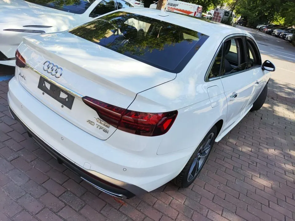 Audi 2020 A4L 2.0TFSI 40TFSI Fashion Dynamic Automatic 2