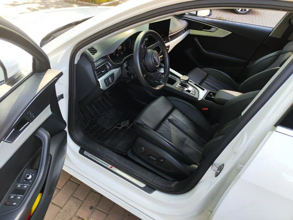 Audi 2020 A4L 2.0TFSI 40TFSI Fashion Dynamic Automatic 5
