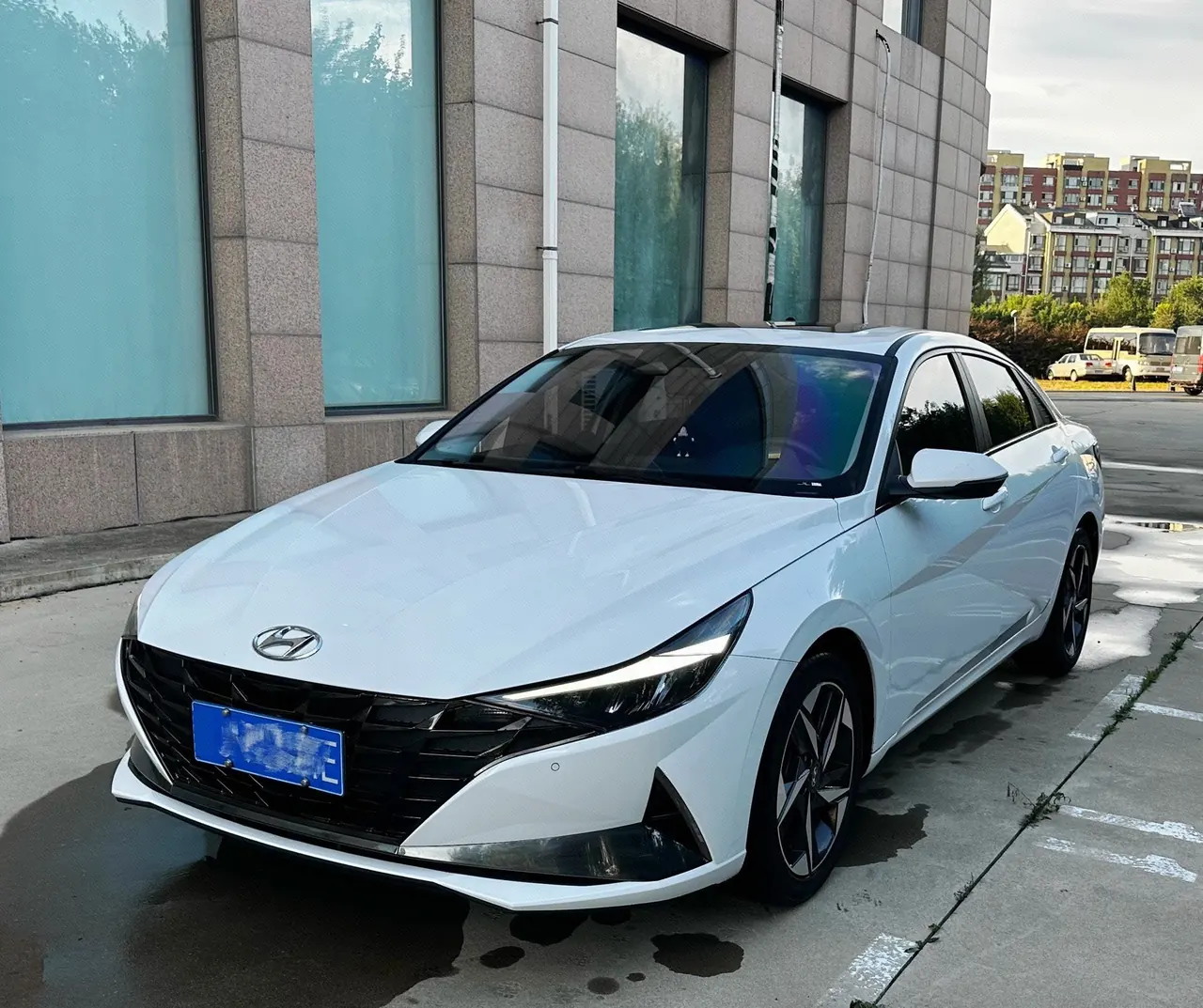 打开图片灯箱:Hyundai 2022 Elantra -3-compartment 1.5 stepless LUX premium automatic gear