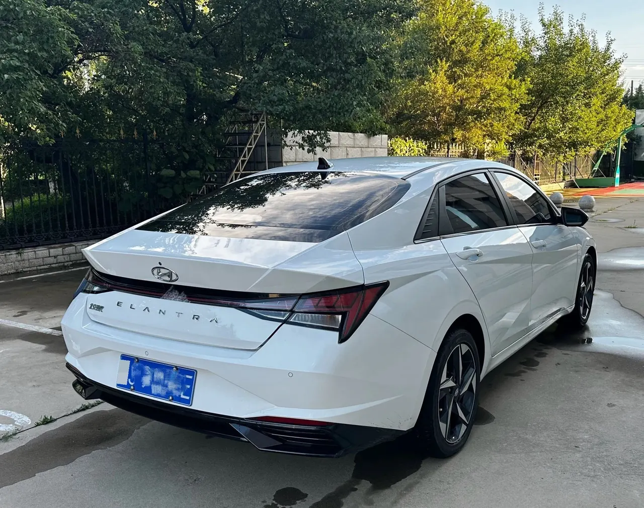 Hyundai 2022 Elantra -3-compartment 1.5 stepless LUX premium automatic gear 15