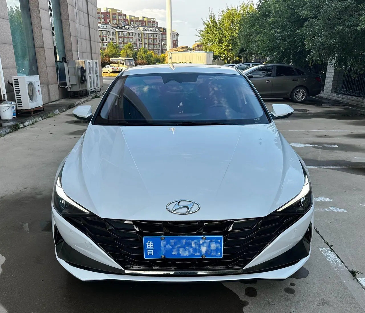 Hyundai 2022 Elantra -3-compartment 1.5 stepless LUX premium automatic gear 2