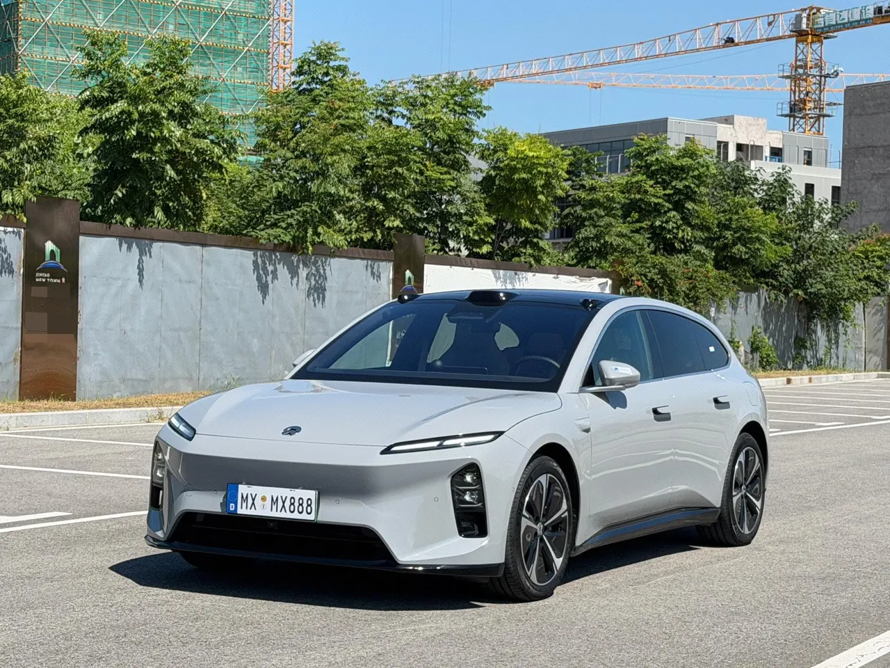 Open image lightbox: NIO 2025 ET5T 75kWh Touring automatic