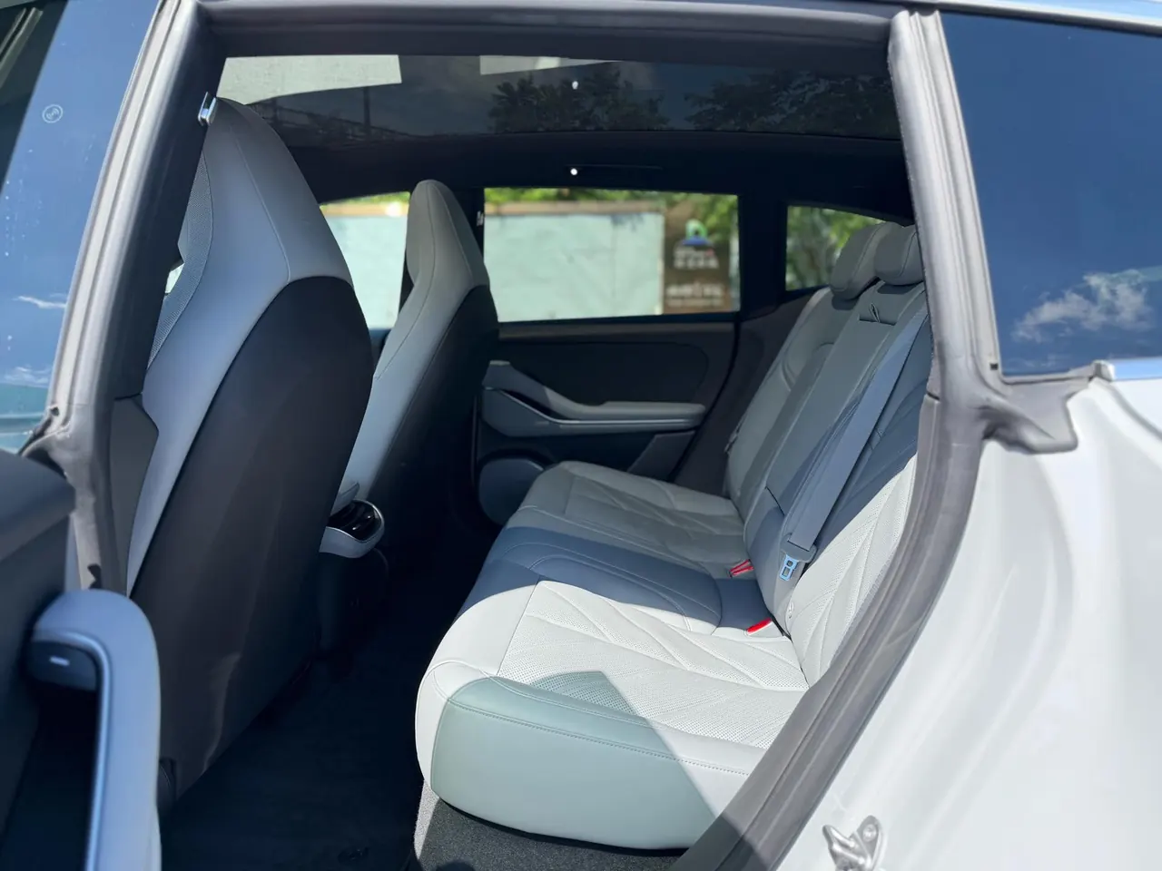 NIO 2025 ET5T 75kWh Touring automatic 5