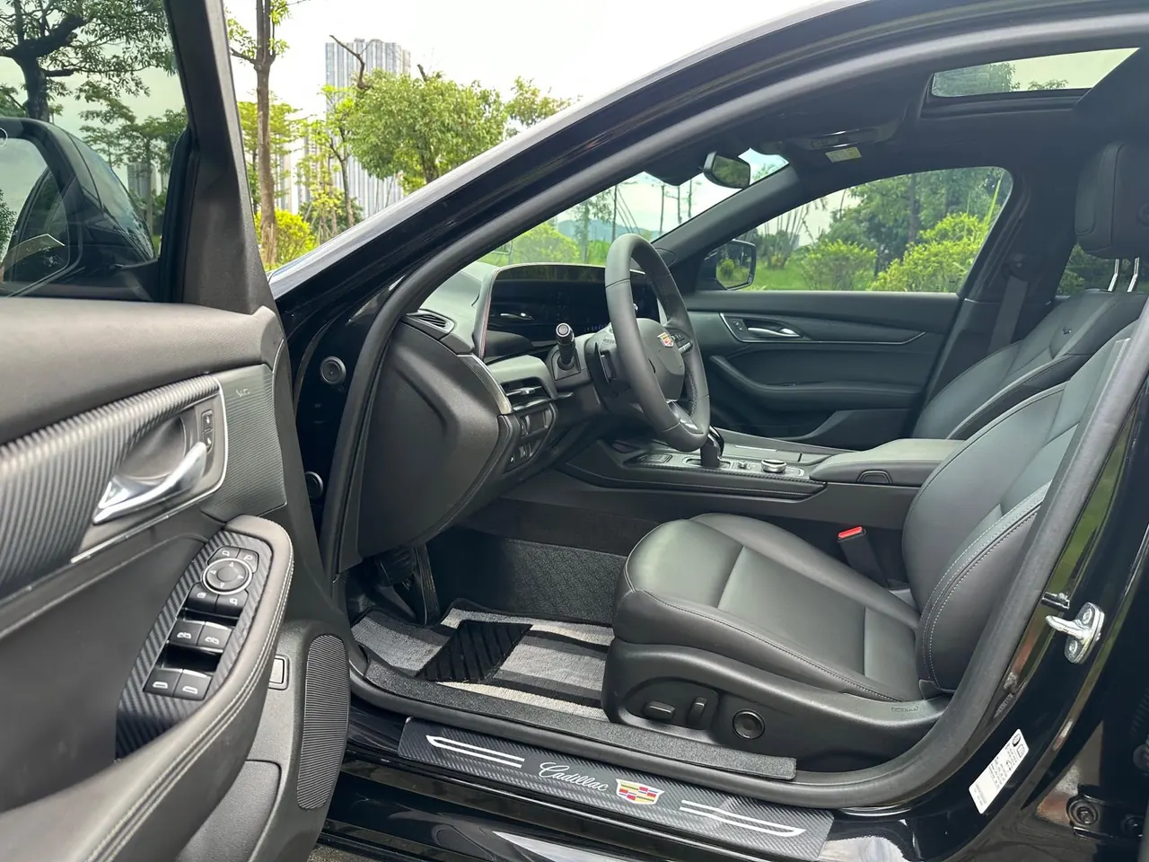 Cadillac 2025 CT5 2.0T 28T City Sports Edition Automatic Gear 4