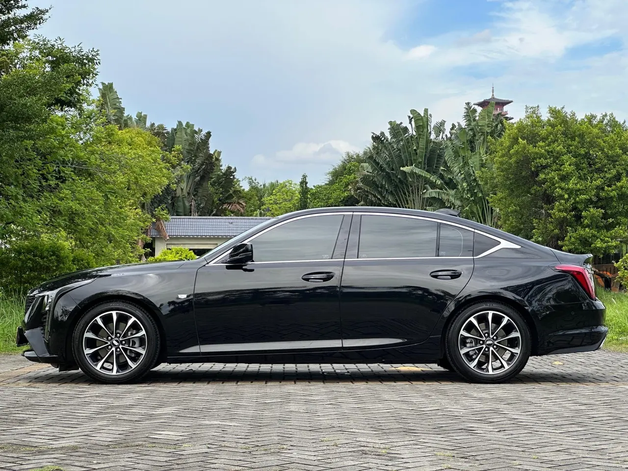 Cadillac 2025 CT5 2.0T 28T City Sports Edition Automatic Gear 9