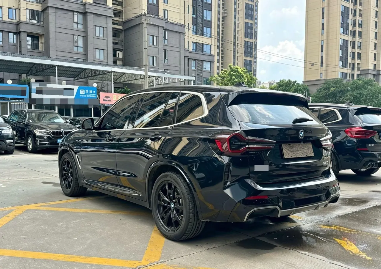 BMW 2024 iX3 leading automatic 7