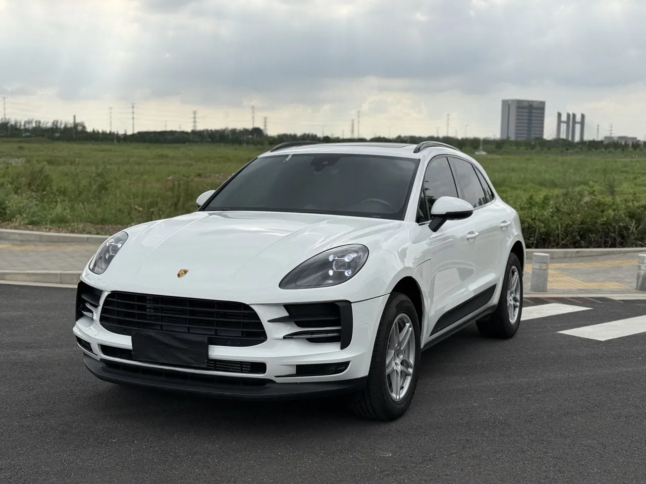 Open image lightbox: Porsche Macan (Imported) 2020 Macan 2.0T Automatic Gear