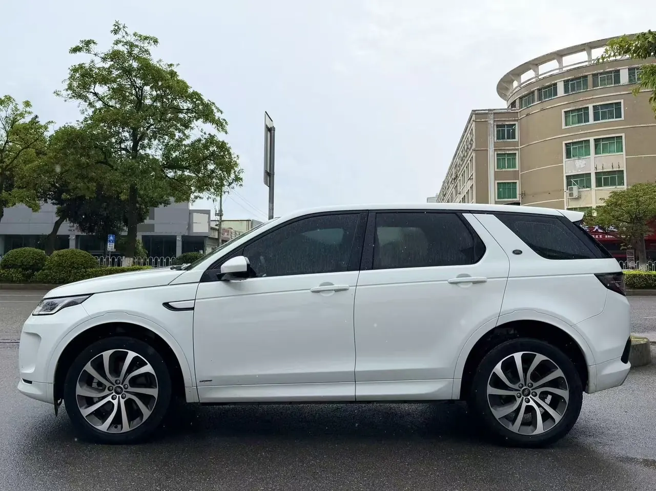 Land Rover 2020 Discovery Sports Edition 48V 2.0T 249PS R-Dynamic S Performance Edition Automatic Gear 3