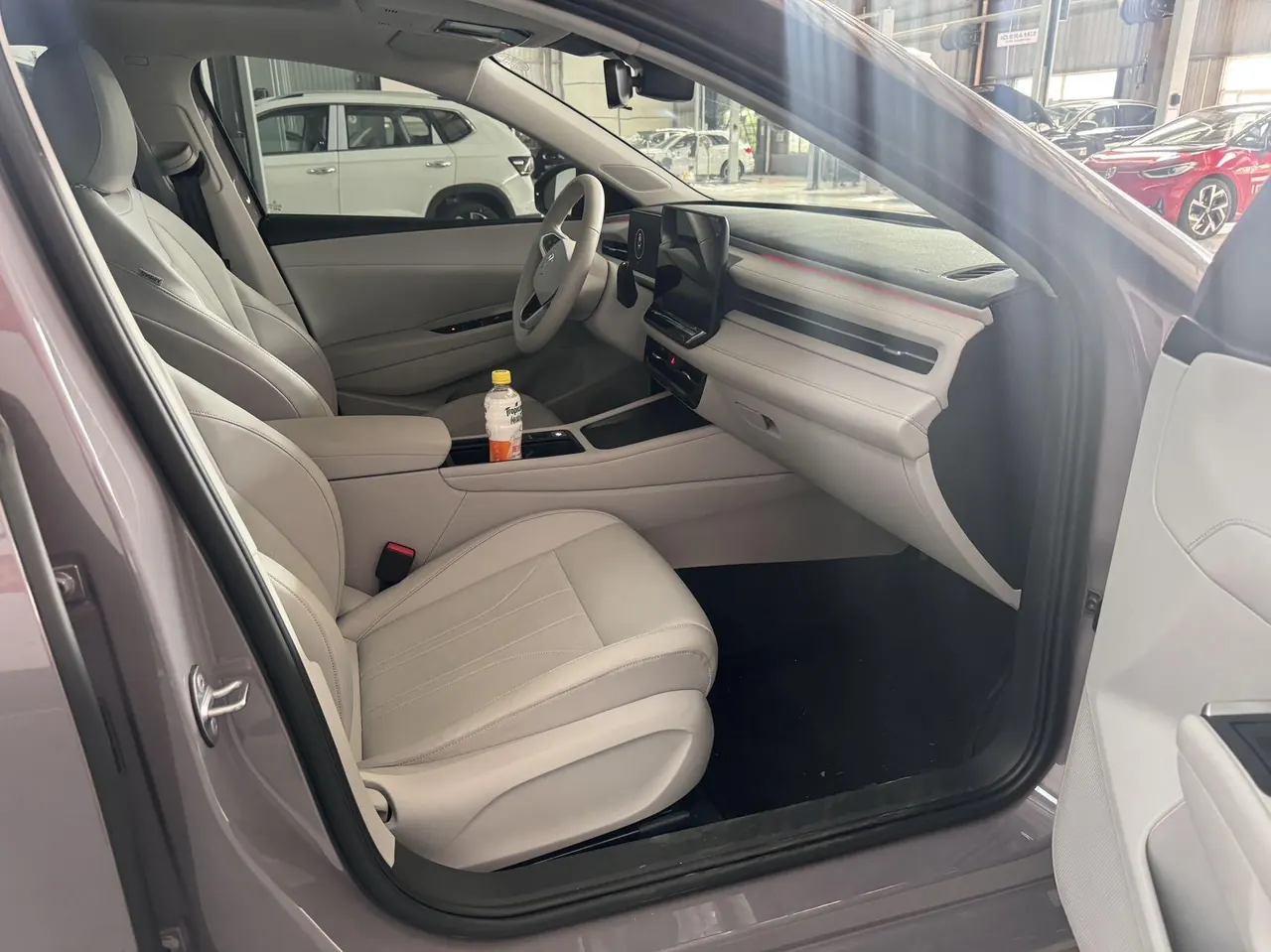 Volkswagen 2026 Lavida Pro 1.5TSI 300TSI 6 Million Edition Automatic Gear 5