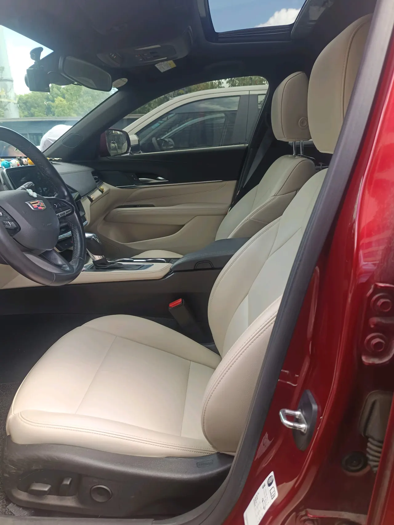 Cadillac 2020 CT4 2.0T 28T fashion automatic gear 3