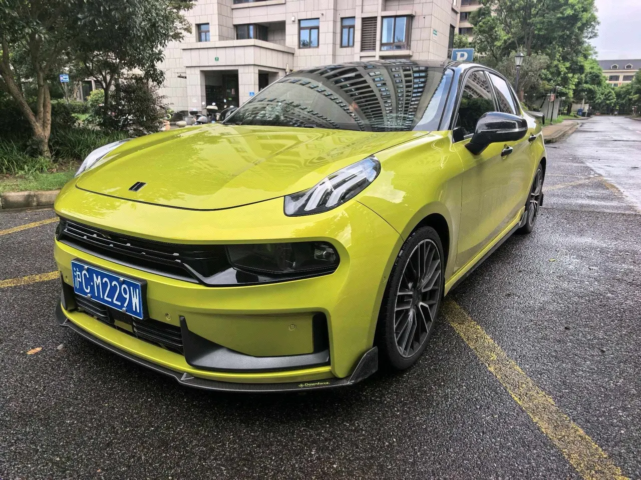 打开图片灯箱:LYNK&CO 2020 LYNK&CO 03 2.0TD performance package version of automatic gear