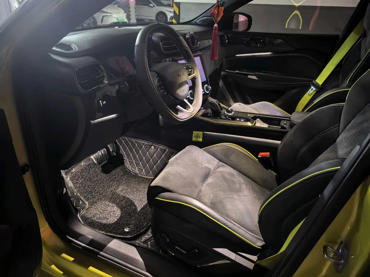 LYNK&amp;CO 2020 LYNK&amp;CO 03 2.0TD performance package version of automatic gear 8