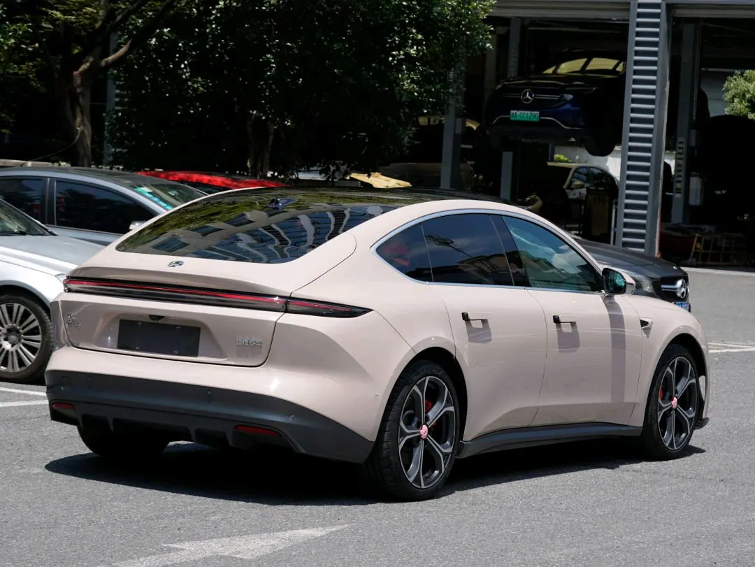 NIO 2022 ET5 75kWh automatic gear 7