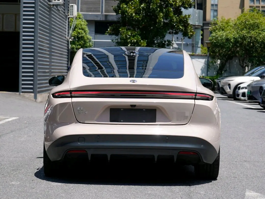 NIO 2022 ET5 75kWh automatic gear 8