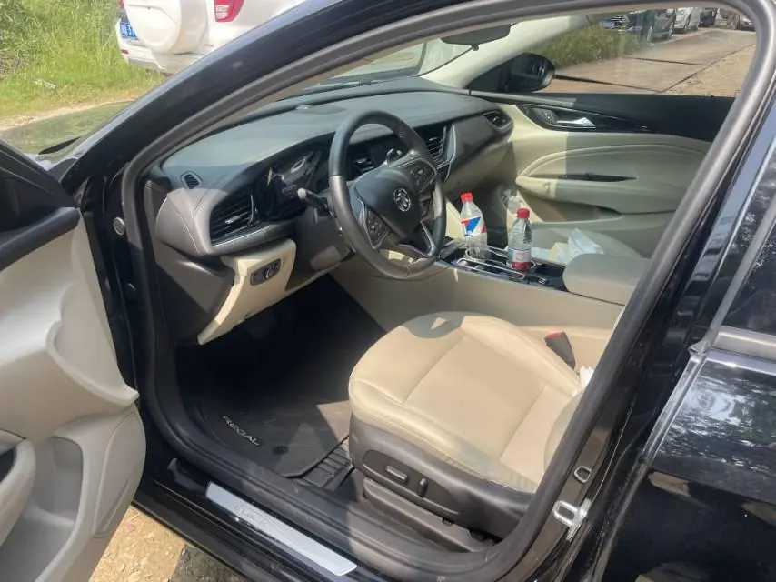 Buick 2020 Regal 1.5T 552T Elite Automatic Gear 2