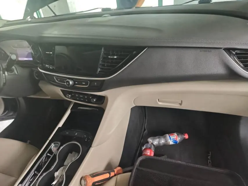 Buick 2020 Regal 1.5T 552T Elite Automatic Gear 4