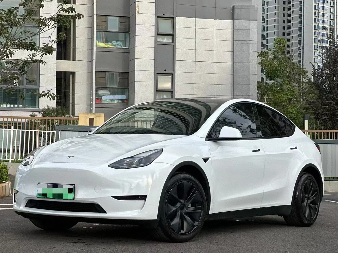 打开图片灯箱:Tesla 2023 Model Y long endurance all-wheel drive version automatic transmission