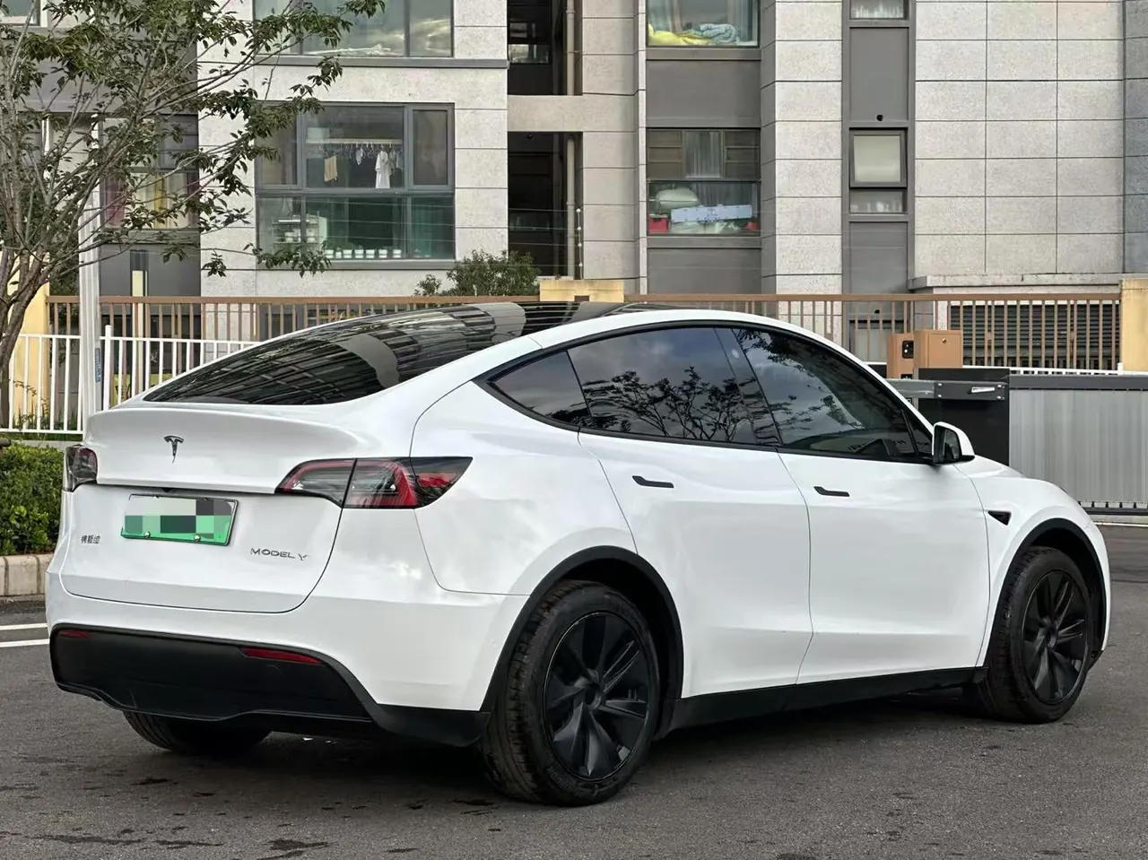 Tesla 2023 Model Y long endurance all-wheel drive version automatic transmission 5