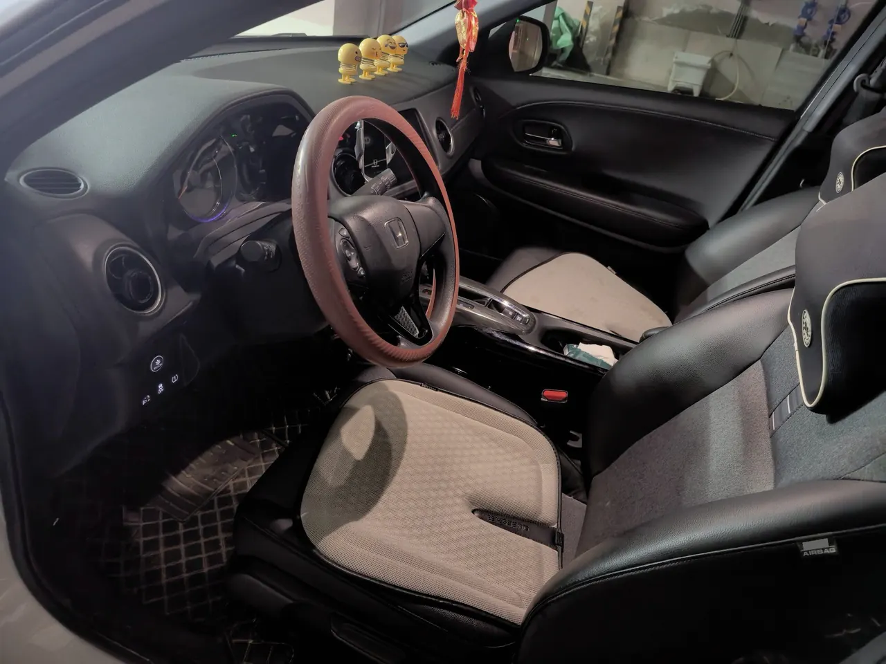 Honda 2022 XR-V 1.5T Stepless 220TURBO Obsidian Edition Automatic Gear 2