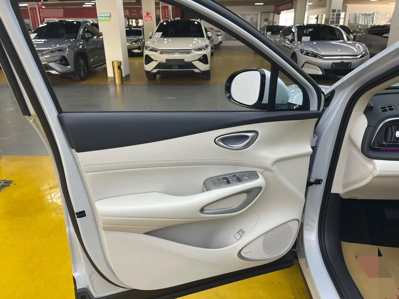BYD 2026 Sea Lion 05 EV 540 Zhihang Edition Automatic Gear 3