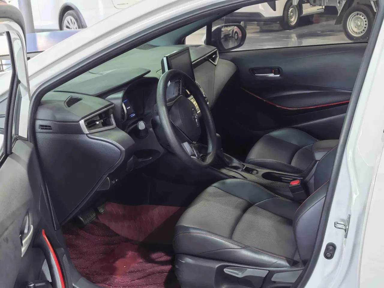 Toyota 2022 Lei Ling 1.2T Stepless 185T Sports Edition Automatic Gear 2