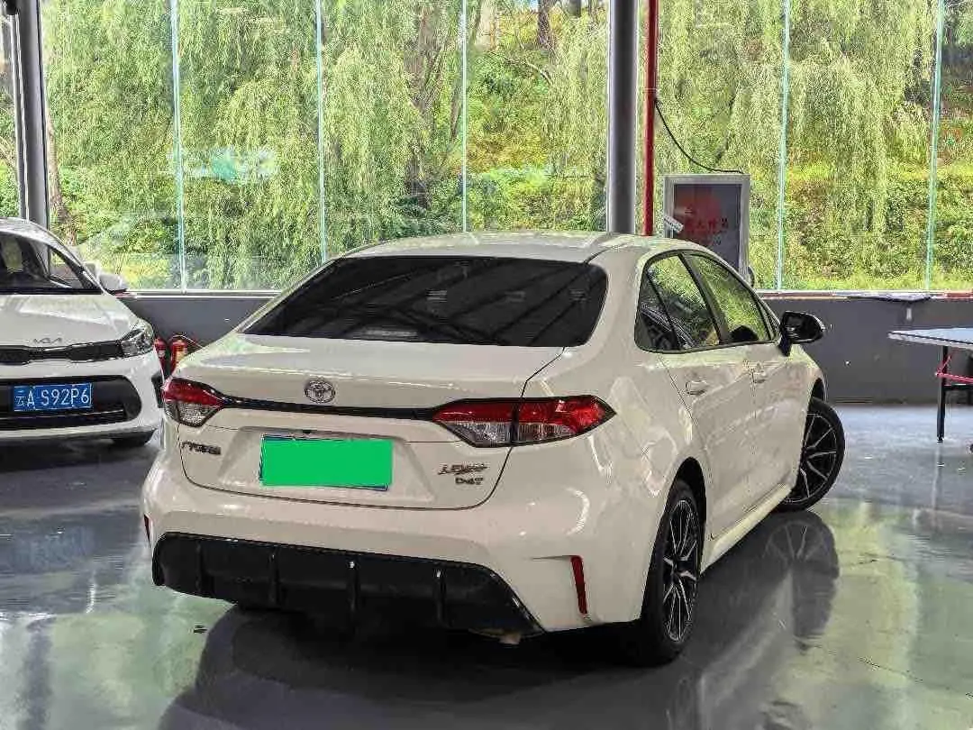 Toyota 2022 Lei Ling 1.2T Stepless 185T Sports Edition Automatic Gear 4