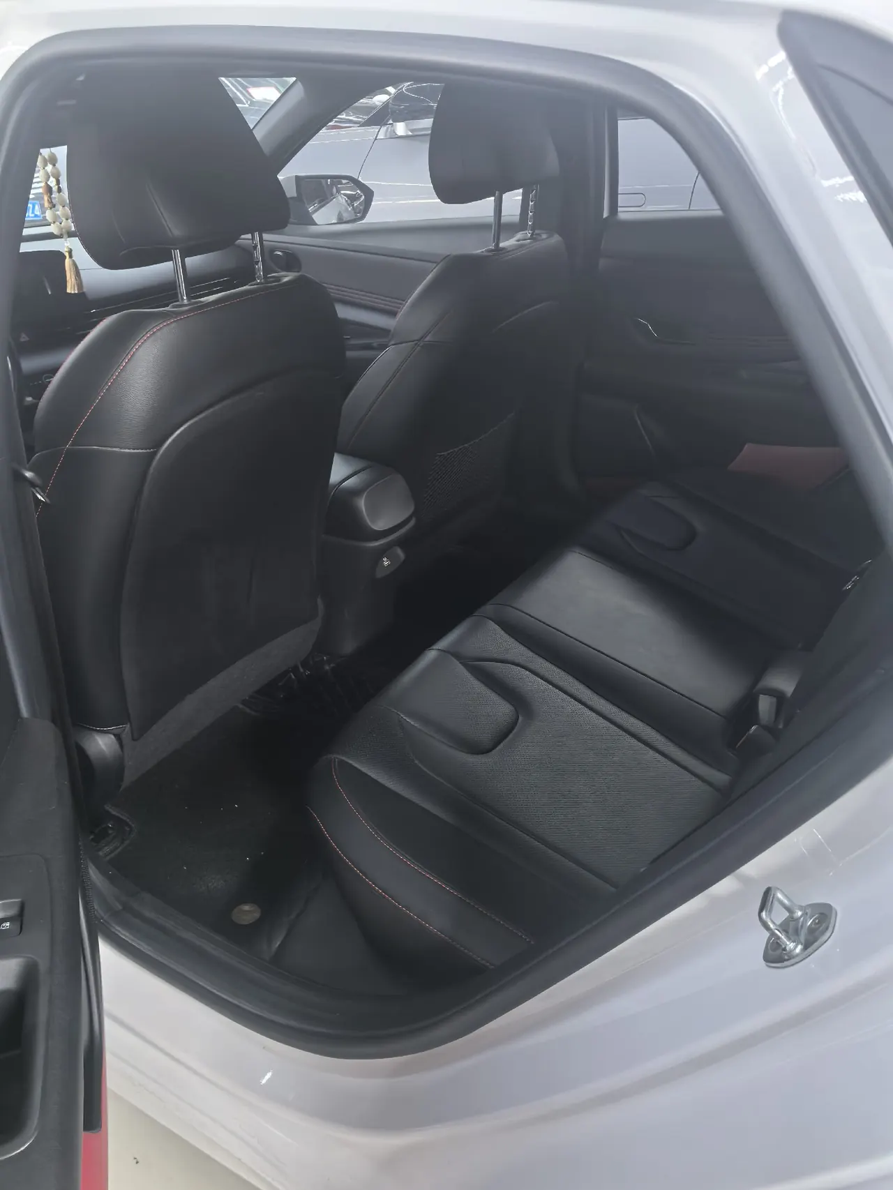 Hyundai 2021 Elantra -3-compartment 1.4TGDi 240TGDi LUX Premium Edition Automatic 3