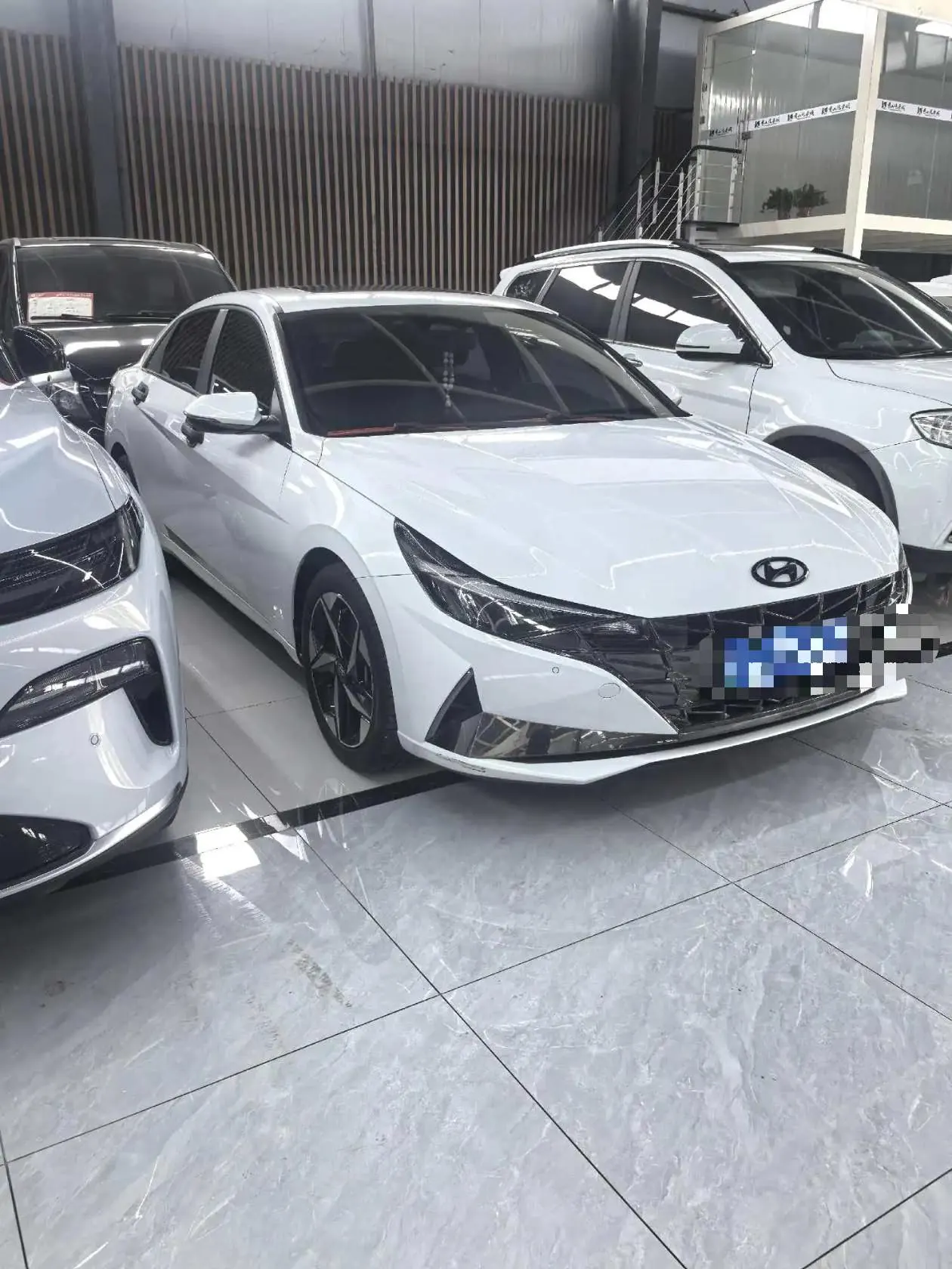 Hyundai 2021 Elantra -3-compartment 1.4TGDi 240TGDi LUX Premium Edition Automatic 5