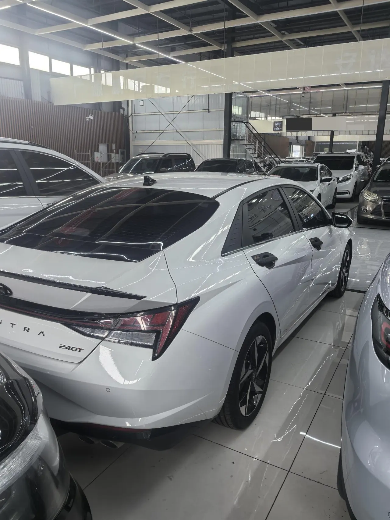Hyundai 2021 Elantra -3-compartment 1.4TGDi 240TGDi LUX Premium Edition Automatic 7