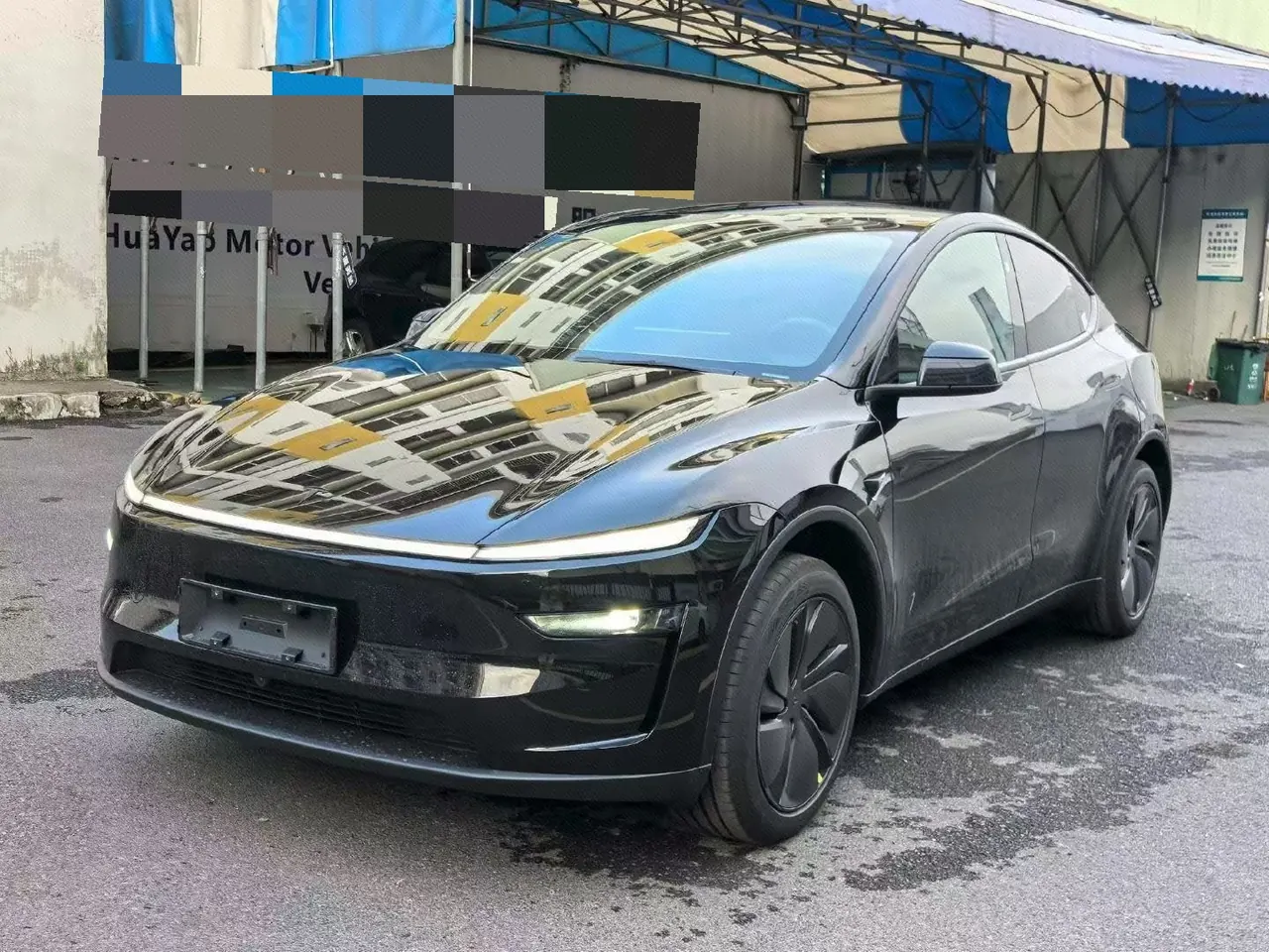 Open image lightbox: Tesla 2026 Model Y Rear-Wheel-Drive Automatic