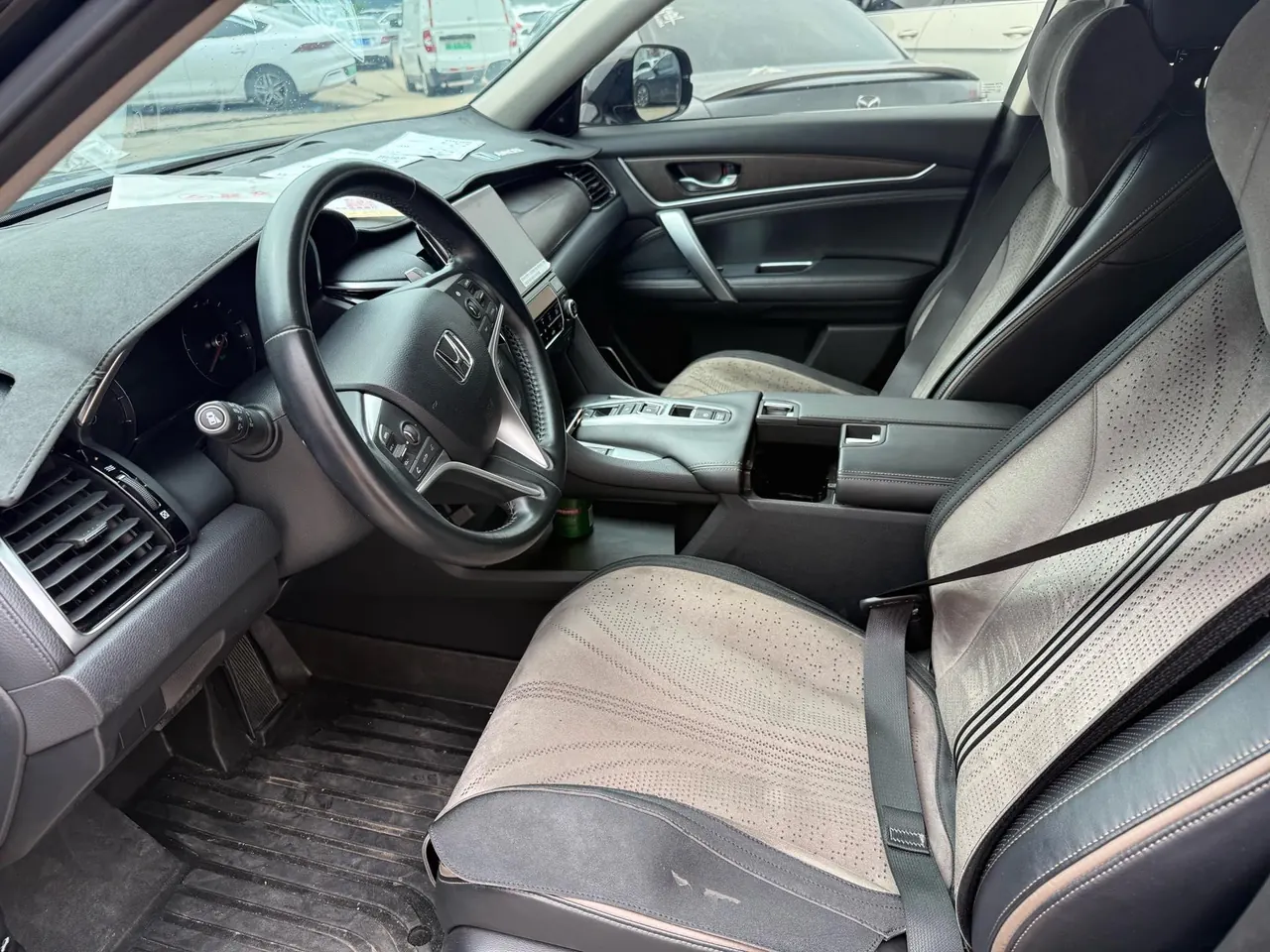 Honda 2020 Crown Road 2.0T 370TURBO Two-Drive Deluxe Automatic Gear 3