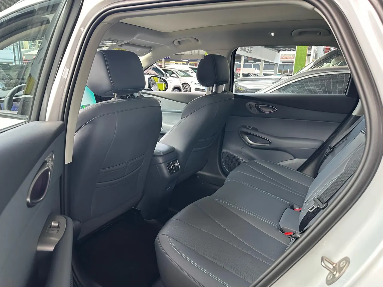 BYD 2026 Sea Lion 05 DM-i 1.5 Stepless 220 Zhihang Edition Automatic Gear 6