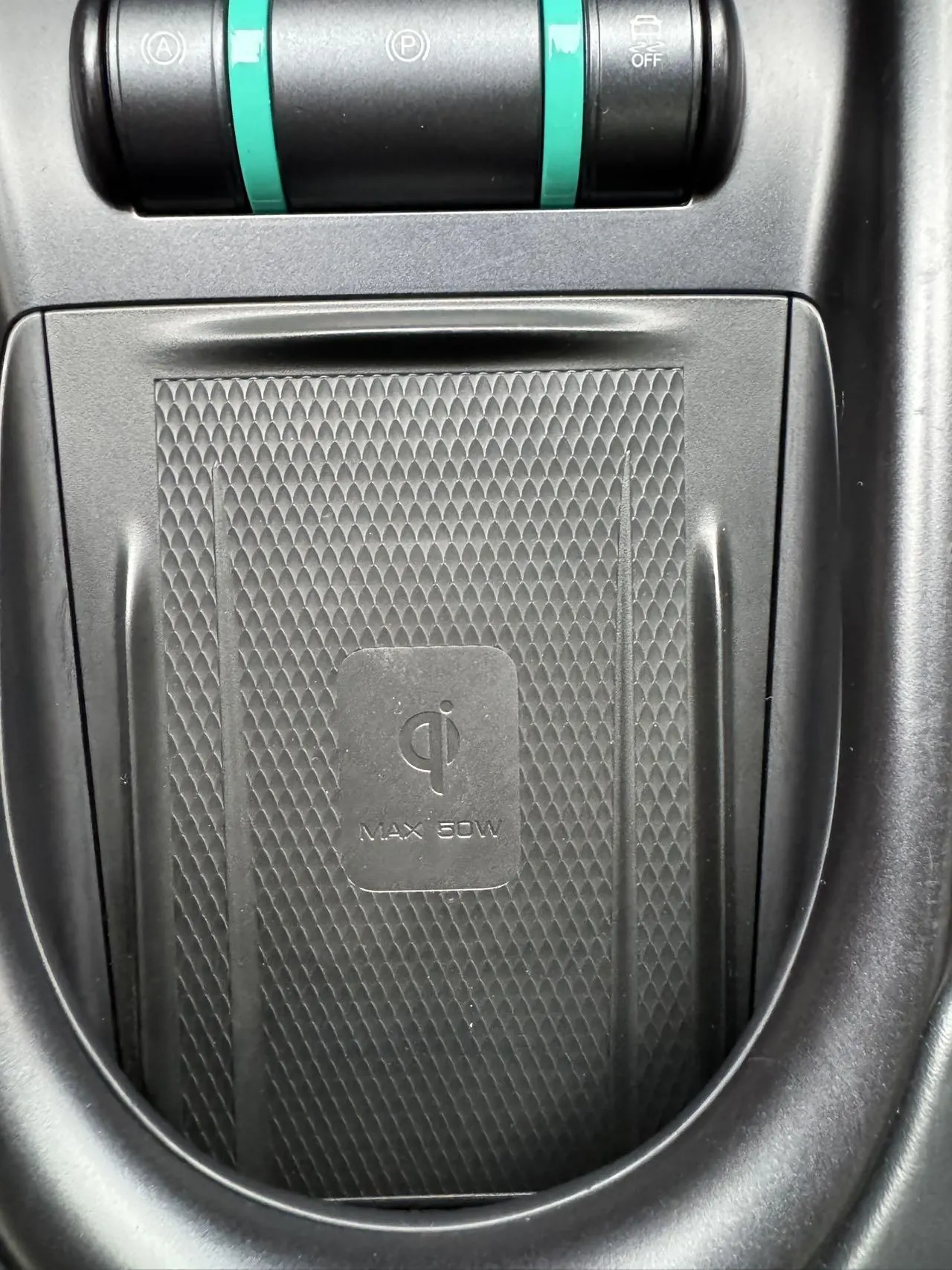 BYD 2024 Dolphin Glory Edition 420km Fashion Edition Automatic Gear 12