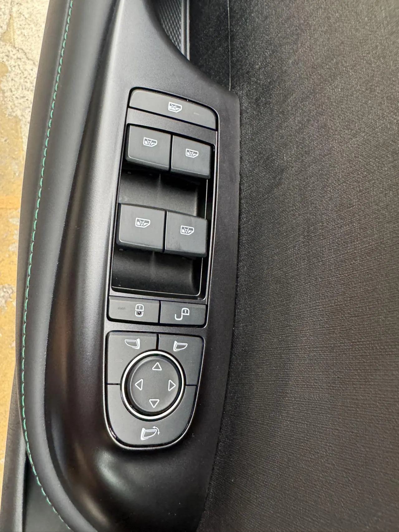 BYD 2024 Dolphin Glory Edition 420km Fashion Edition Automatic Gear 13