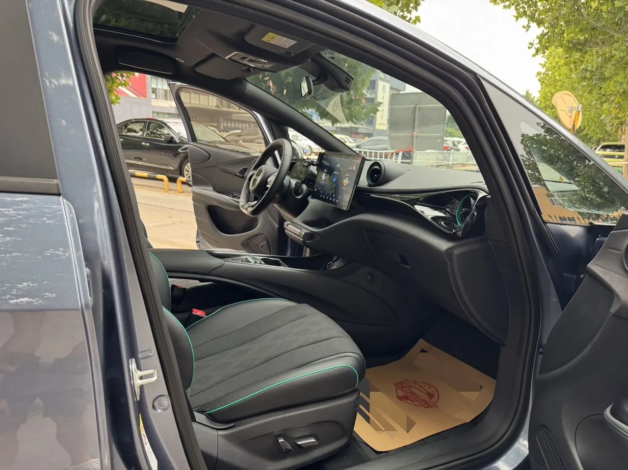 BYD 2024 Dolphin Glory Edition 420km Fashion Edition Automatic Gear 5